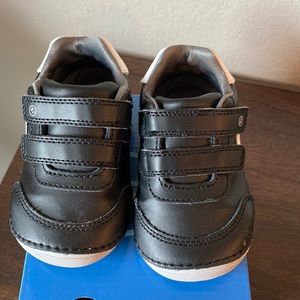 Stride Rite Soft Motion Kennedy in Black in 5.5W